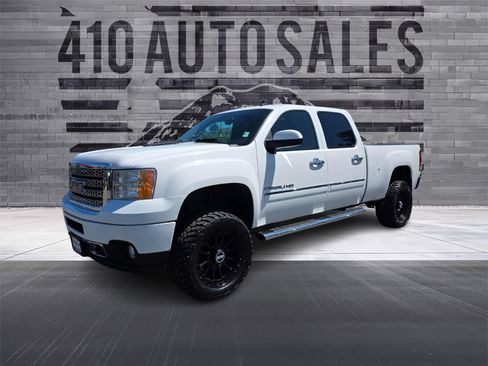Used 2011 GMC Sierra 2500 Denali AWD/4WD image 6