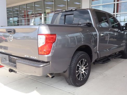 Used 2021 Nissan Titan SV w/ SV Convenience Package AWD/4WD image 9