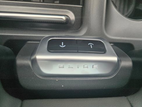 New 2025 Ford Expedition Active image 31