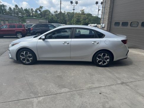 Used 2019 Kia Forte LXS FWD image 6