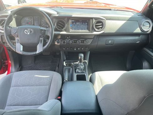 Used 2019 Toyota Tacoma TRD Sport w/ Technology Package AWD/4WD image 11