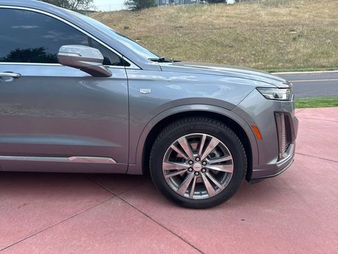 Used 2022 Cadillac XT6 Premium Luxury AWD/4WD image 34