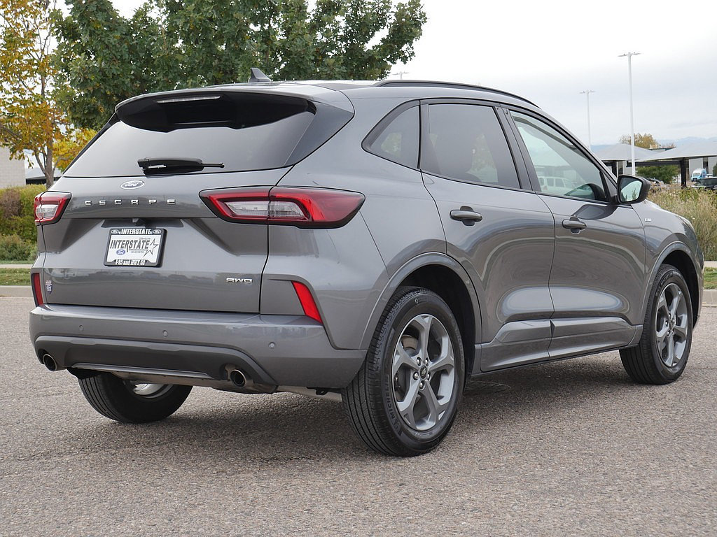 Used 2024 Ford Escape ST-Line w/ Tech Pack #1 AWD/4WD image 5