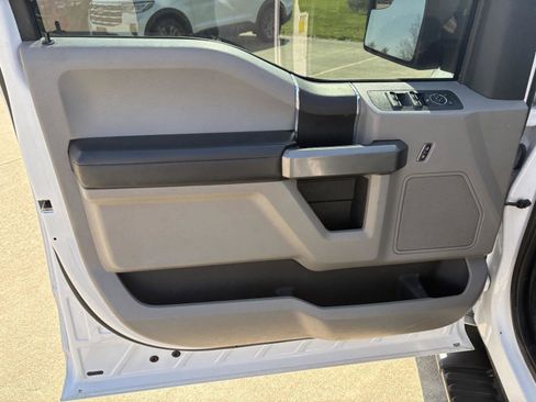 Used 2019 Ford F150 XLT w/ Trailer Tow Package AWD/4WD image 3