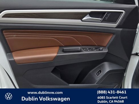 Used 2023 Volkswagen Atlas SE w/ Black Wheel Package FWD image 10
