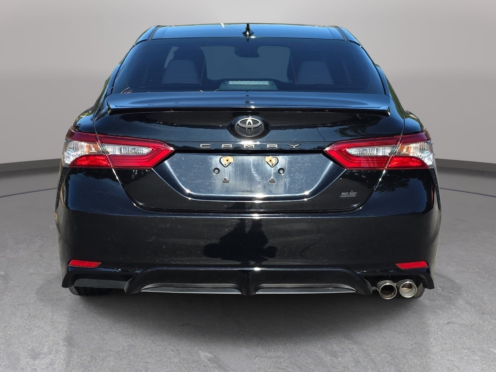 Used 2019 Toyota Camry SE FWD image 6