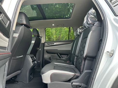 New 2026 Volkswagen Atlas Peak Edition AWD/4WD image 18
