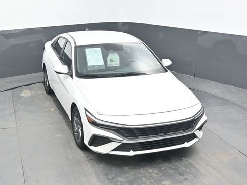 Used 2024 Hyundai Elantra SEL image 52