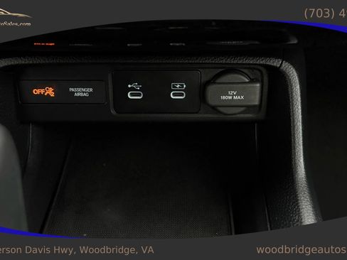 Used 2025 Honda Civic Sport image 25