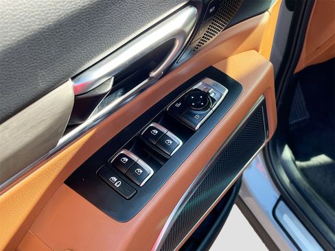 Used 2025 Kia Telluride SX Prestige X-Pro image 18