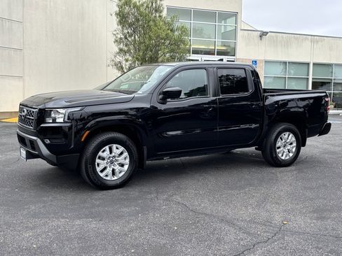 Used 2023 Nissan Frontier SV image 12