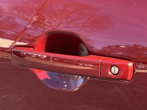 Used 2025 Nissan Frontier SV image 30