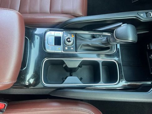 Certified 2024 Kia Telluride SX Prestige w/ Towing Package AWD/4WD image 25