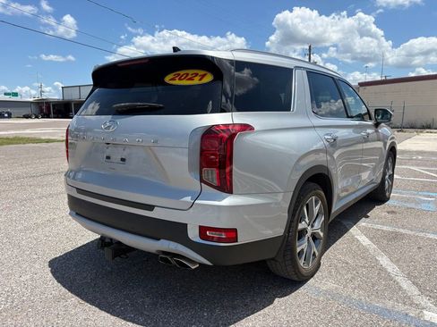 Used 2021 Hyundai Palisade SEL w/ Premium Package FWD image 3