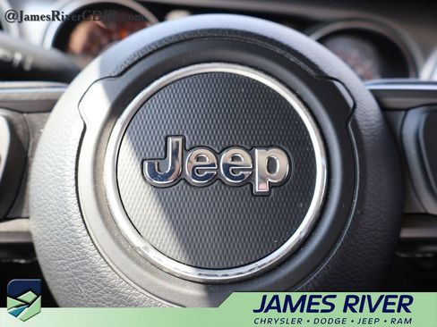 Used 2021 Jeep Gladiator Sport AWD/4WD image 26