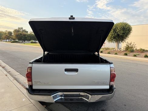 Used 2006 Toyota Tacoma PreRunner w/ TRD Off-Road Pkg #1 RWD image 6