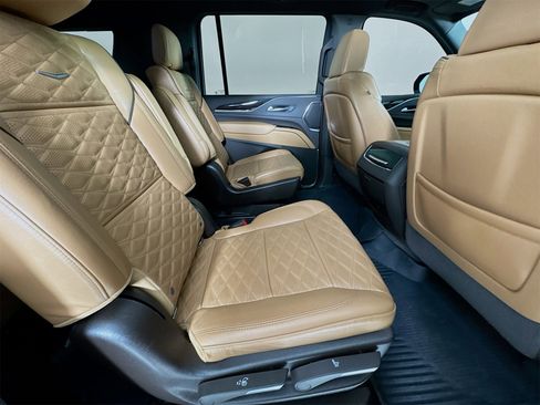 Used 2022 Cadillac Escalade ESV Sport w/ Touring Package image 30