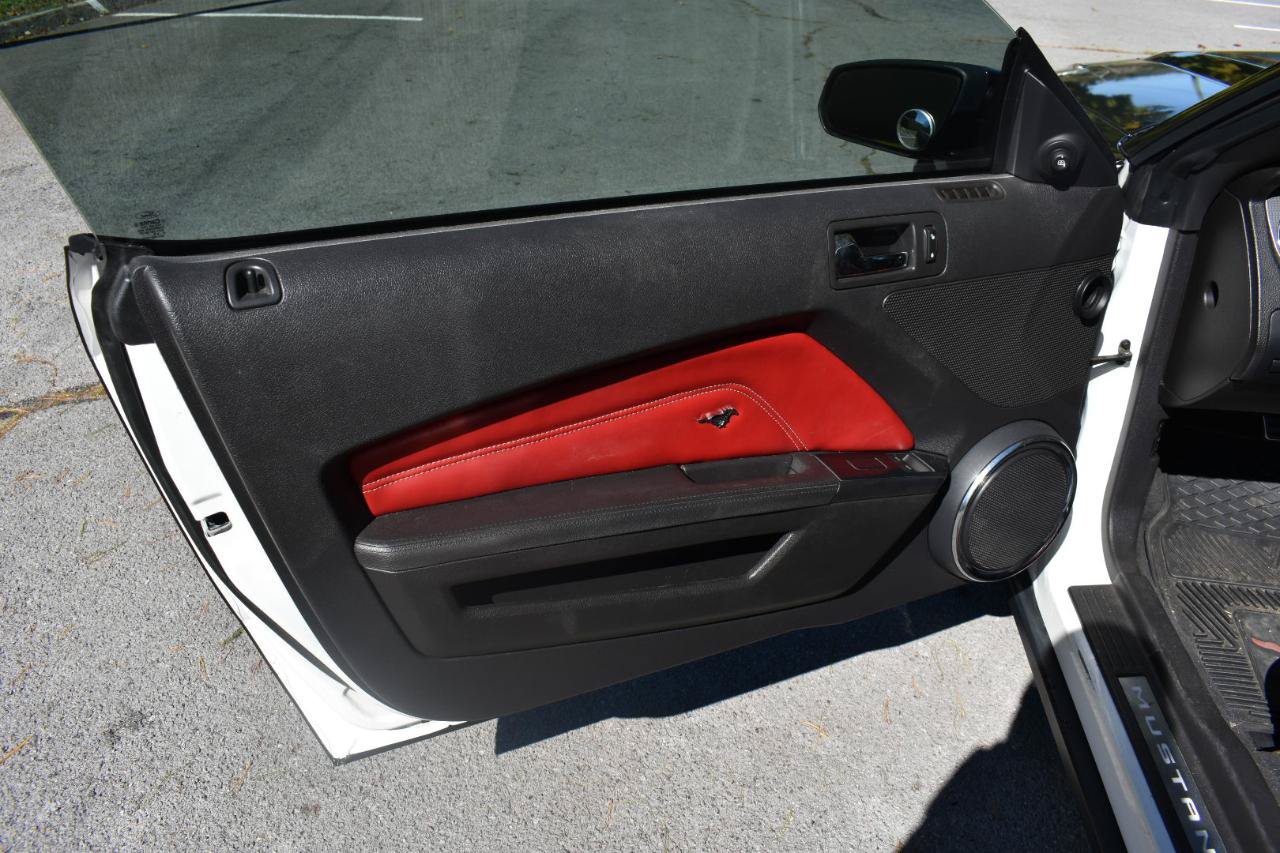 Used 2010 Ford Mustang GT Premium RWD image 19