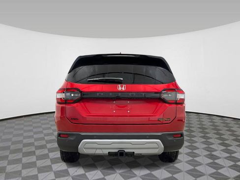 New 2025 Honda Pilot TrailSport image 4