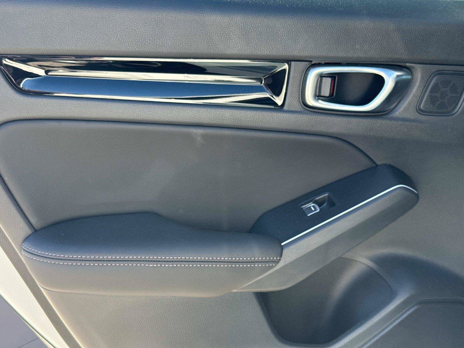 Certified 2025 Honda Civic Sport Touring image 12