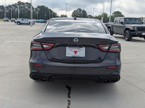 Used 2021 Nissan Maxima Platinum w/ 40th Anniversary Package FWD image 4