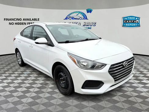 Used 2022 Hyundai Accent SE image 1