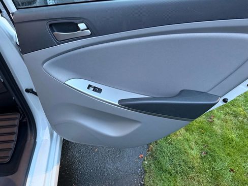 Used 2017 Hyundai Accent SE image 33