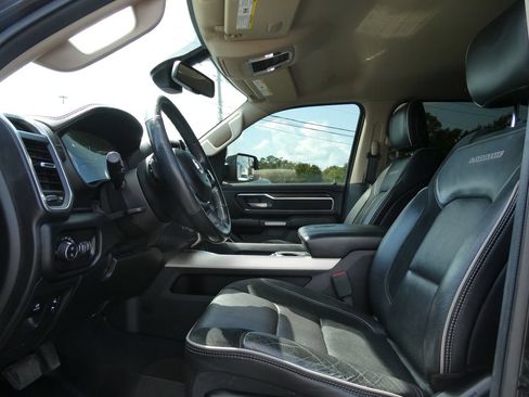 Used 2019 RAM 1500 Laramie AWD/4WD image 22