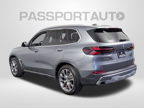 Used 2024 BMW X5 xDrive40i w/ Premium Package AWD/4WD image 3