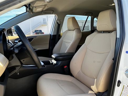 Used 2024 Toyota RAV4 LE image 23