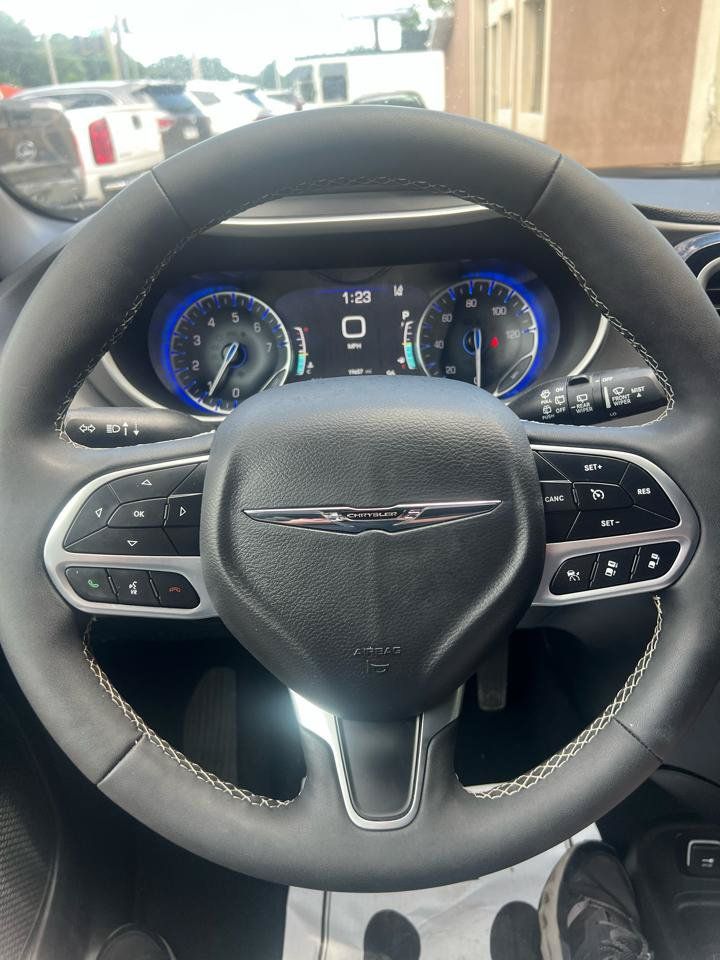 Used 2026 Chrysler Pacifica Select FWD image 22