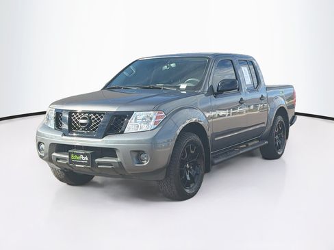 Used 2021 Nissan Frontier SV w/ Midnight Edition Floor Mats AWD/4WD image 3