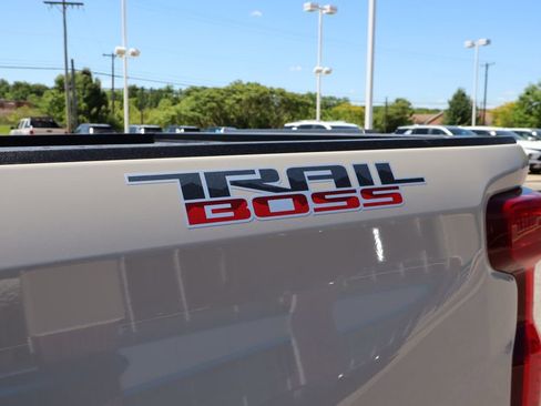 New 2026 Chevrolet Silverado 1500 Custom Trail Boss w/ LPO, Dark Essentials Package AWD/4WD image 30
