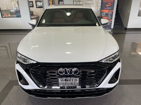 Used 2024 Audi Q8 e-tron Premium AWD/4WD image 9