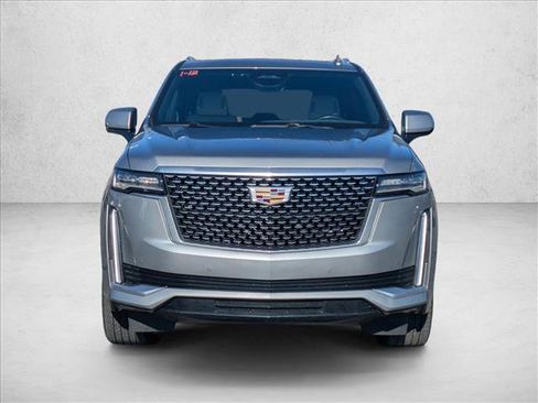 Used 2023 Cadillac Escalade Premium Luxury image 2