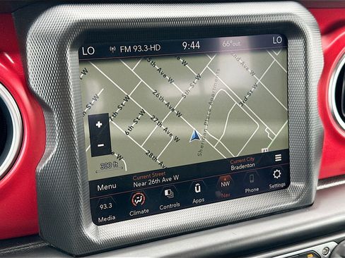 Used 2023 Jeep Wrangler Rubicon AWD/4WD image 13