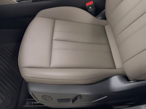 Certified 2025 Audi Q5 Premium Plus w/ Premium Plus image 16