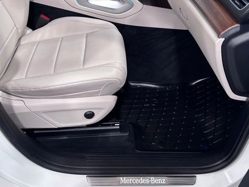 Certified 2023 Mercedes-Benz GLS 450 4MATIC image 17