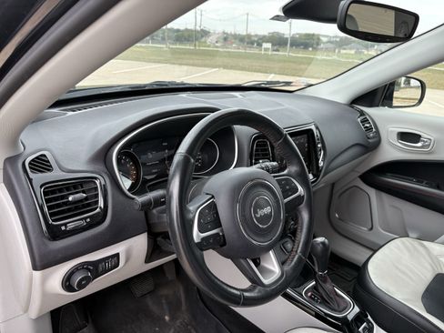 Used 2018 Jeep Compass Limited w/ Navigation Group image 15