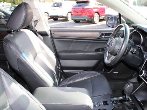 Used 2018 Subaru Outback 2.5i Limited AWD/4WD image 11