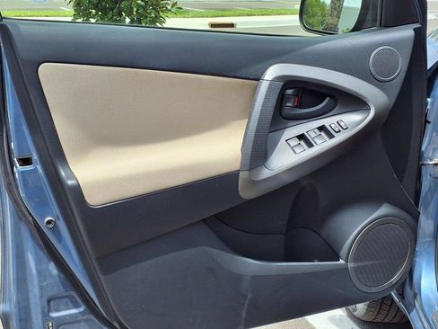 Used 2012 Toyota RAV4 FWD w/ Upgrade Value Pkg image 24