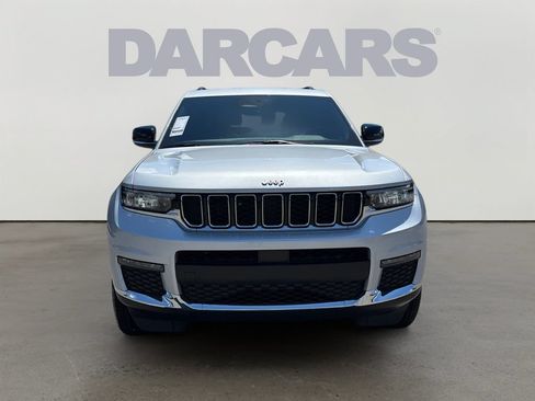 Used 2025 Jeep Grand Cherokee L Limited w/ Trailer Tow Package AWD/4WD image 2