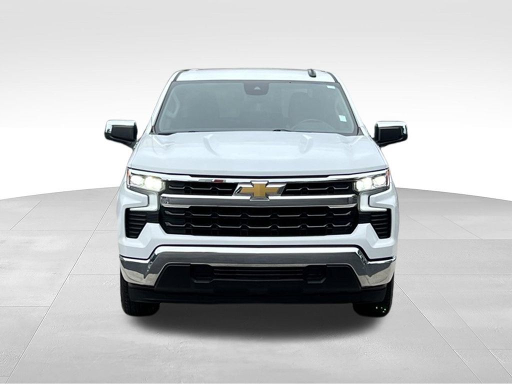 Used 2025 Chevrolet Silverado 1500 LT RWD image 2