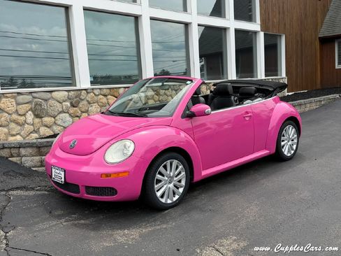 Used 2009 Volkswagen Beetle Convertible FWD image 1