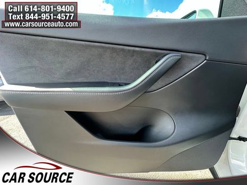 Used 2021 Tesla Model Y Long Range AWD/4WD image 14