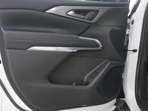 Used 2024 Chevrolet Traverse LT image 21