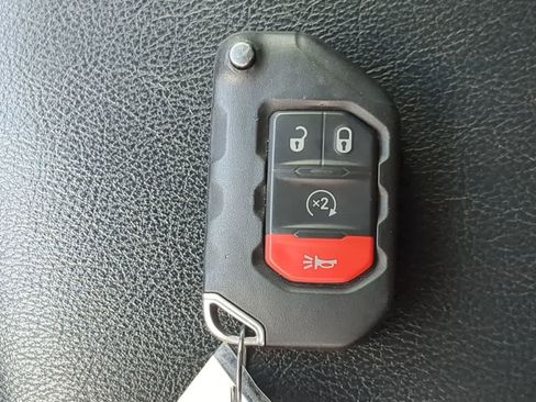 Used 2023 Jeep Wrangler Unlimited Rubicon w/ LED Lighting Group image 35