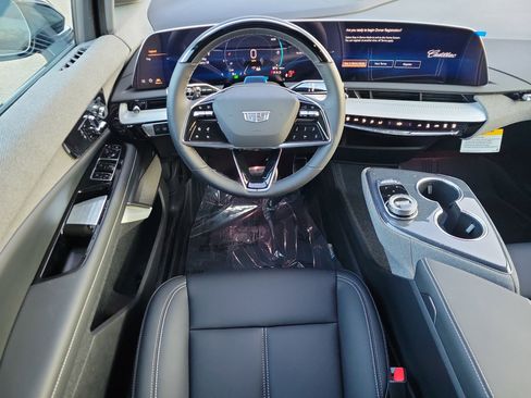 New 2026 Cadillac Optiq Luxury 1 w/ LPO, Floor Liner Package image 19