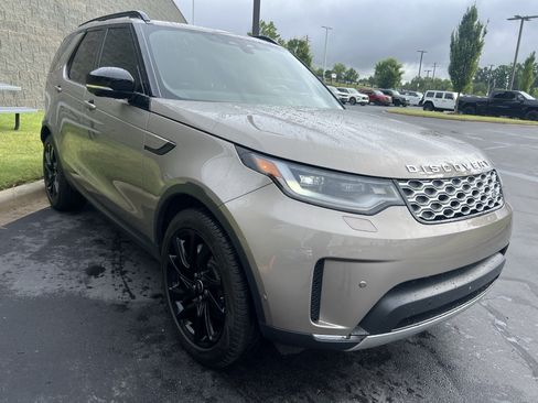 Certified 2025 Land Rover Discovery S AWD/4WD image 9
