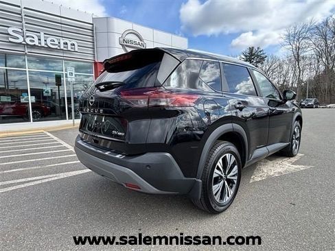 Used 2023 Nissan Rogue SV w/ SV Premium B Package image 18